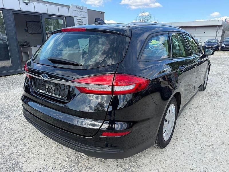 Gebraucht Ford Mondeo 120 PS (88 kW) 2020 Schwarz Limousine
