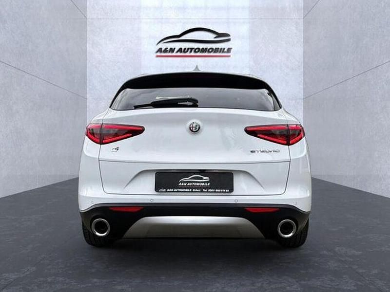 Gebraucht Alfa Romeo Stelvio Super 190 PS (139 kW) 2021 Weiß SUV