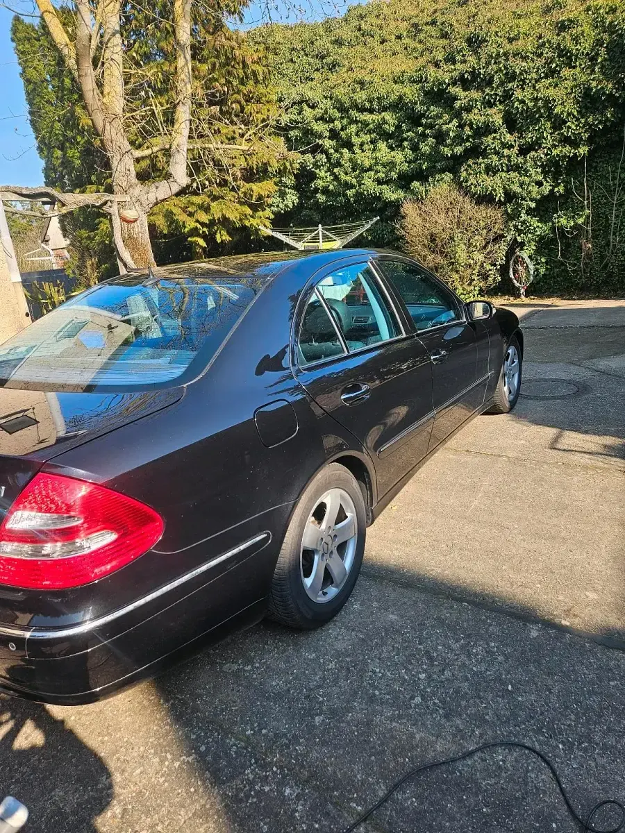 Usata Mercedes E280 190 CV (139 kW) 2005 Nero Berlina