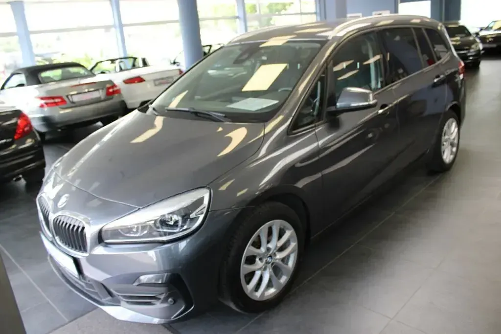 Gebraucht BMW 220 Gran Tourer Advantage 192 PS (141 kW) 2020 Grau Van / Kleinbus