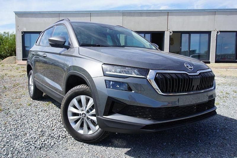 Graphitegrau metallic Neu 2025 Skoda Karoq SUV | 33.800 € (Guter Preis) - Bild 1/4