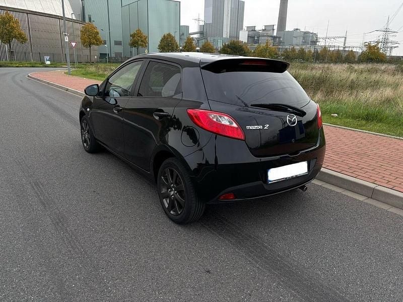 Schwarz Gebraucht 2015 Mazda 2 Limousine | 4.400 € (Guter Preis) - Bild 1/4