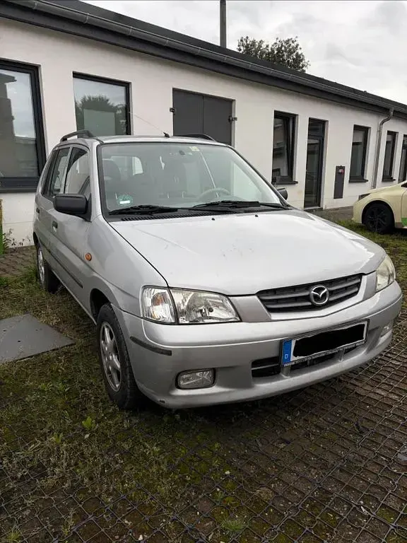 Gebraucht Mazda Demio 75 PS (55 kW) 2000 Silber Kleinwagen