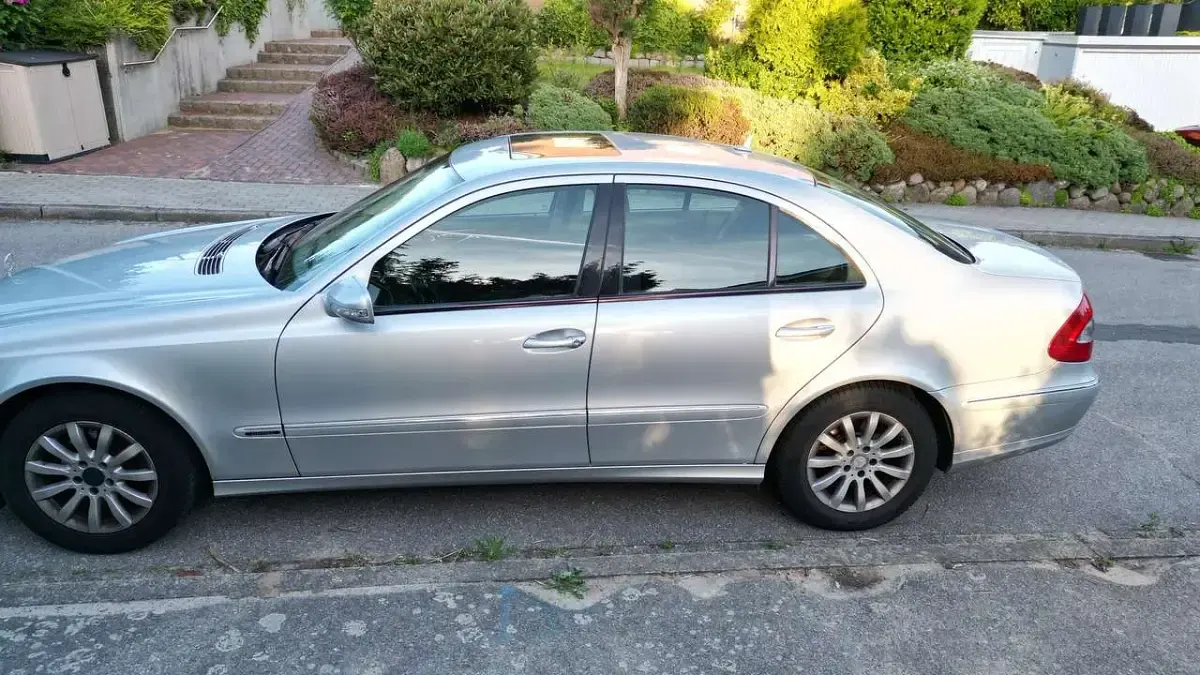 Gebraucht Mercedes E220 Elegance 170 PS (125 kW) 2007 Limousine