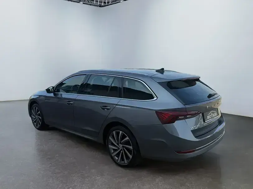 Gebraucht Skoda Octavia Style 150 PS (110 kW) 2024 Graphitegrau Kombi