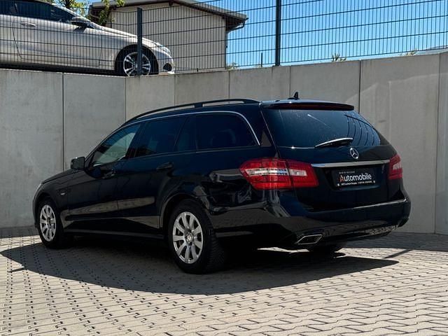 Gebraucht Mercedes E220 170 PS (125 kW) 2010 Schwarz Kombi