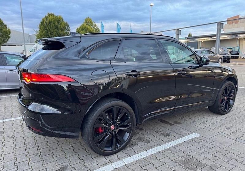 Schwarz Gebraucht 2017 Jaguar F-Pace S SUV | 22.500 € (Fairer Preis) - Bild 1/4
