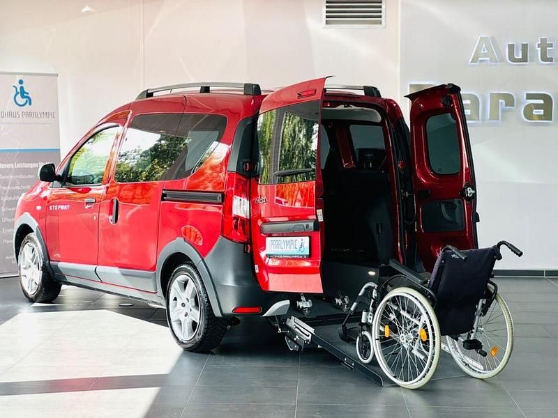 Rot Gebraucht 2020 Dacia Dokker Stepway Van | 27.950 € - Bild 1/4