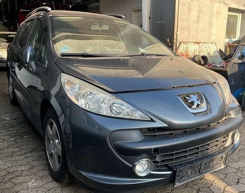 Gebraucht Peugeot 207 95 PS (69 kW) 2009 Grau Limousine