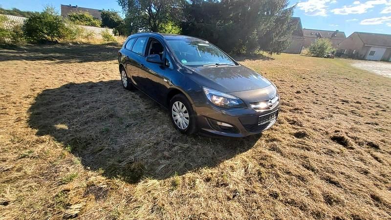 Grau Gebraucht 2015 Opel Astra Eco Kombi | 3.500 € (Superpreis) - Bild 1/4