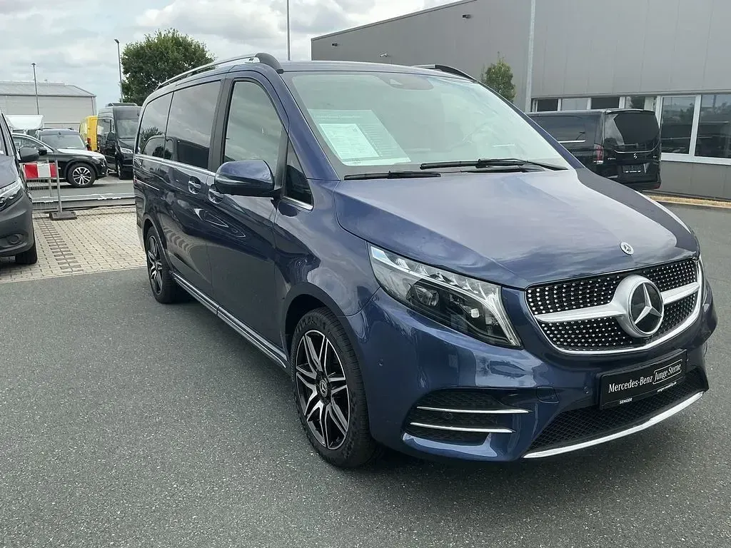 Gebraucht Mercedes V300 Avantgarde 237 PS (174 kW) 2023 Blau Van / Kleinbus