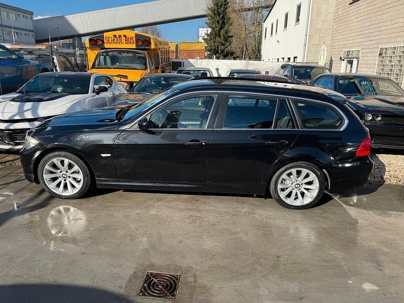 Usata BMW 318 143 CV (105 kW) 2012 Nero Station wagon