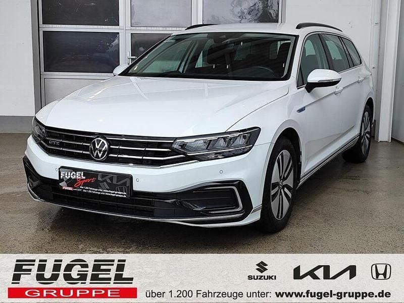 Pure white Gebraucht 2021 VW Passat GTE Kombi | 20.969 € (Superpreis) - Bild 1/4