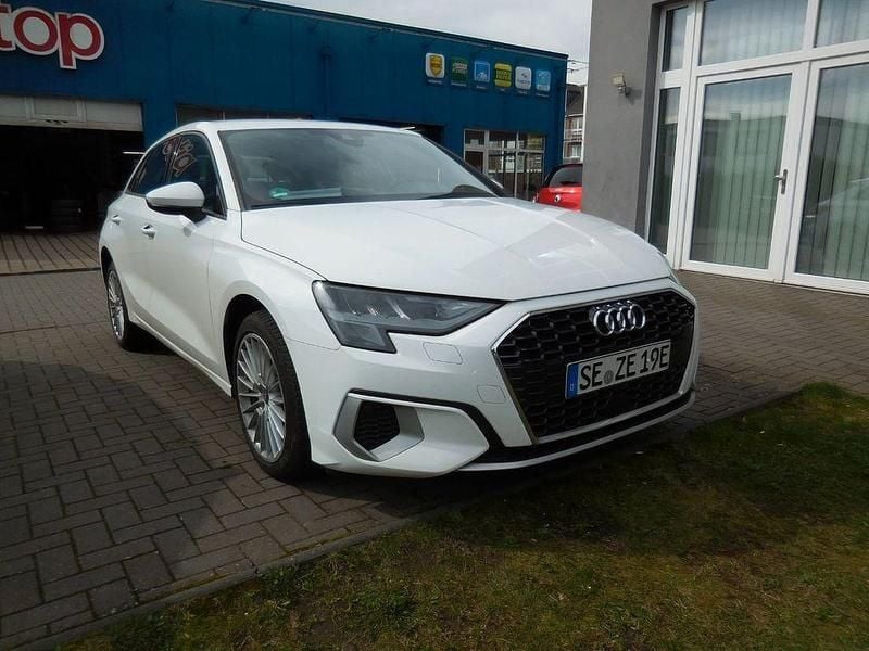 Weiß Gebraucht 2022 Audi A3 Advanced Limousine | 21.290 € (Guter Preis) - Bild 1/4