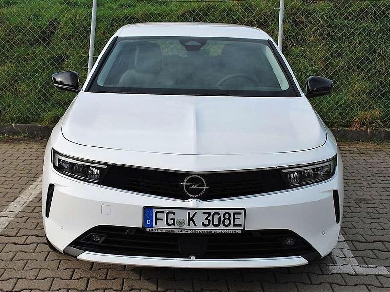 Gebraucht Opel Astra 150 PS (110 kW) 2022 Jade weiss/arktis weiss Limousine