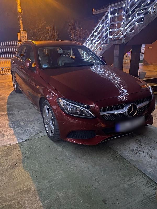 Gebraucht Mercedes C220 Avantgarde 170 PS (125 kW) 2016 Rot Kombi