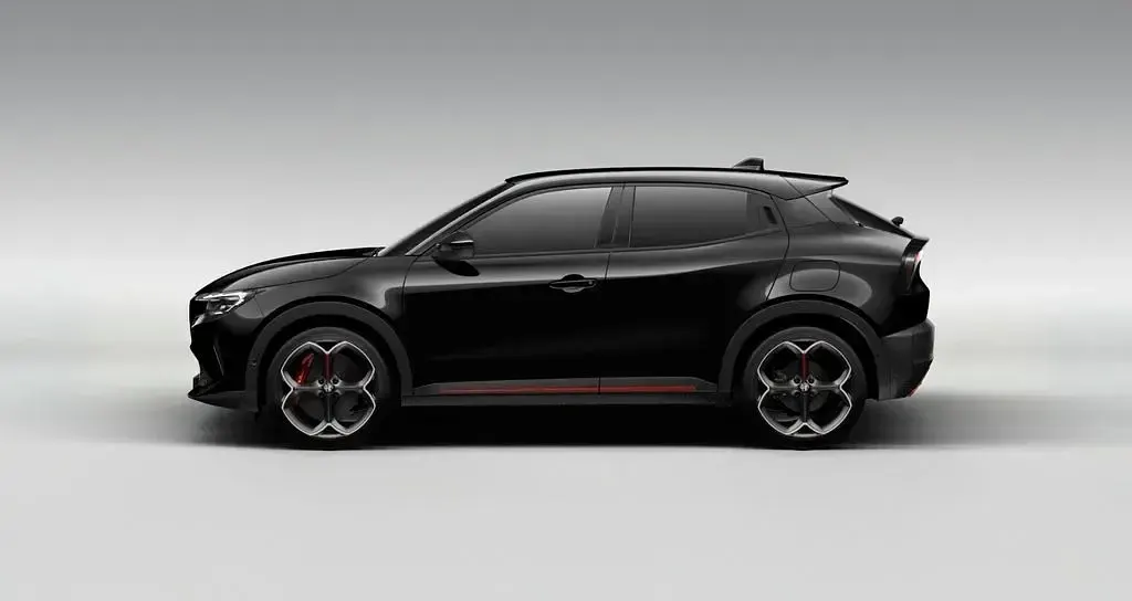 Gebraucht Alfa Romeo Junior Veloce 206 kW (281 PS) 2026 Schwarz SUV