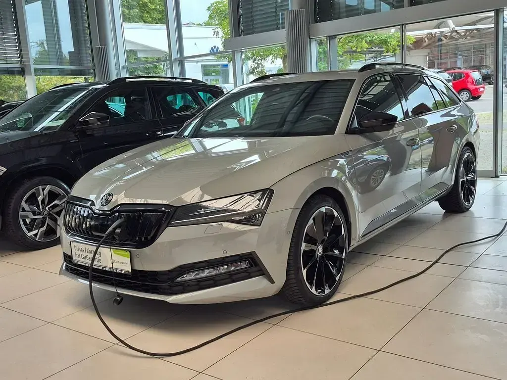 Gebraucht Skoda Superb SportLine 156 PS (114 kW) 2020 Grau Kombi