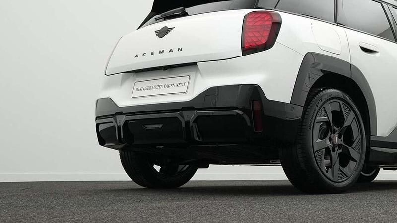 Gebraucht Mini John Cooper Works 184 PS (135 kW) 2024 Nanuq white metallic Kleinwagen