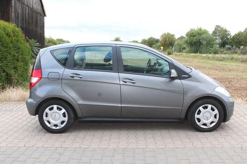 Gebraucht Mercedes A160 82 PS (60 kW) 2010 Grau Limousine