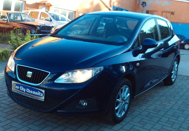Blau Gebraucht 2011 Seat Ibiza Stylance Limousine | 2.699 € (Guter Preis) - Bild 1/4