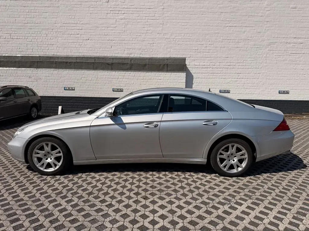 Gebraucht Mercedes CLS350 272 PS (200 kW) 2006 Iridiumsilber Coupé