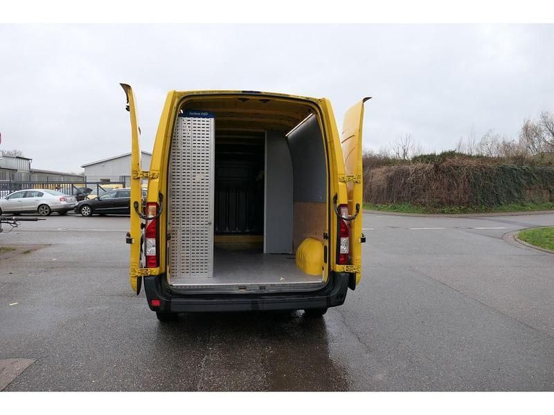 Usata Renault Master 131 CV (96 kW) 2017 Giallo Furgone