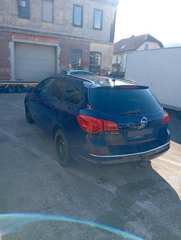 Gebraucht Opel Astra Energy 116 PS (85 kW) 2014 Blau Kombi