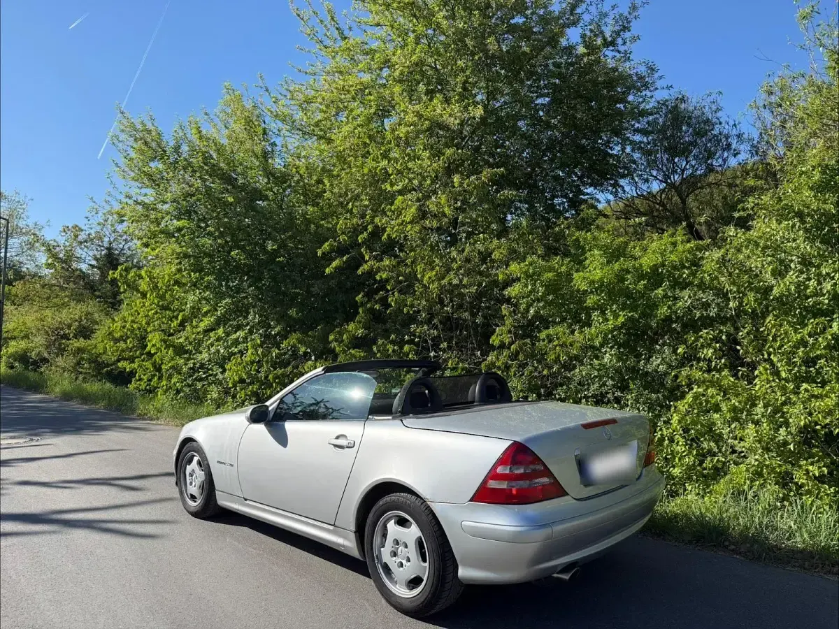 Second-hand Mercedes SLK200 163 CP (119 kW) 2001 Argintiu Cabrio