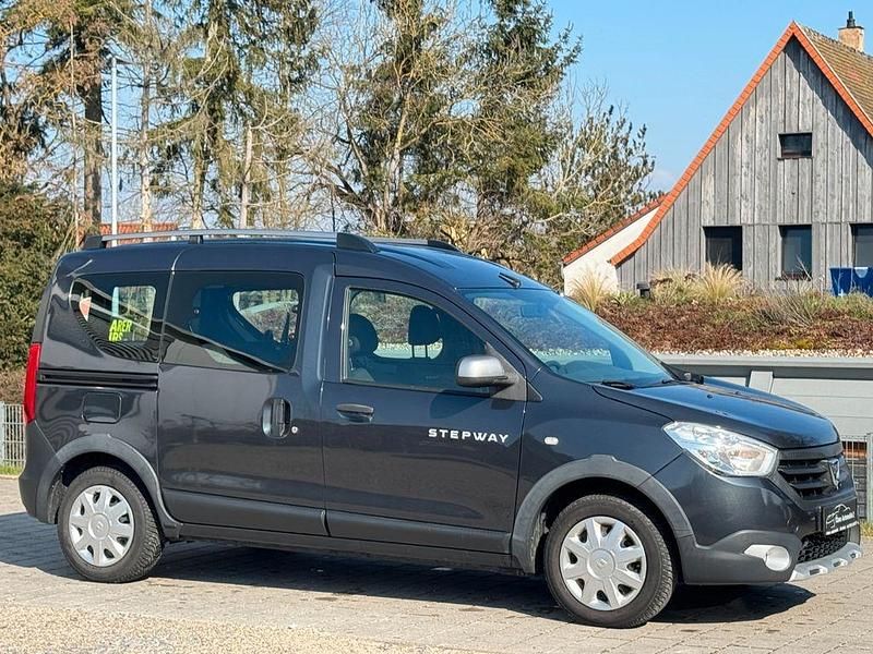 Gebraucht Dacia Dokker Stepway 116 PS (85 kW) 2016 Grau Van / Kleinbus