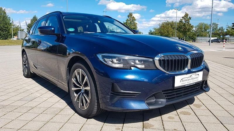 Blau Gebraucht 2022 BMW 320 Sport Line Kombi | 23.490 € (Fairer Preis) - Bild 1/4
