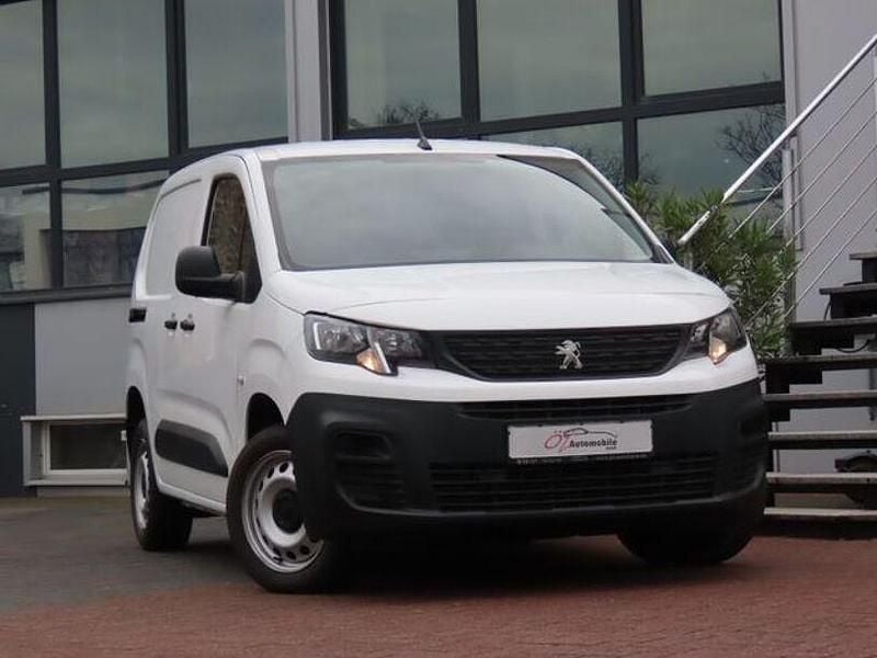 Gebraucht Peugeot Partner 102 PS (75 kW) 2021 Weiß Van / Kleinbus