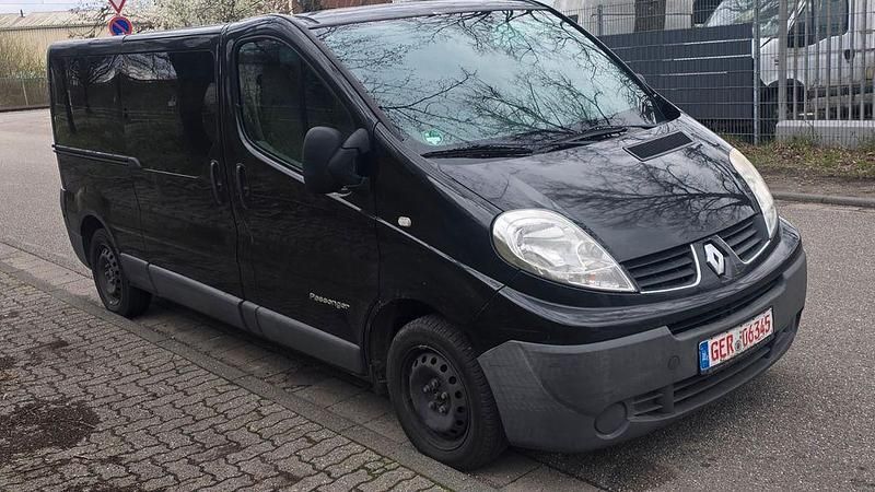 Gebraucht Renault Trafic 114 PS (83 kW) 2009 Schwarz Van / Kleinbus