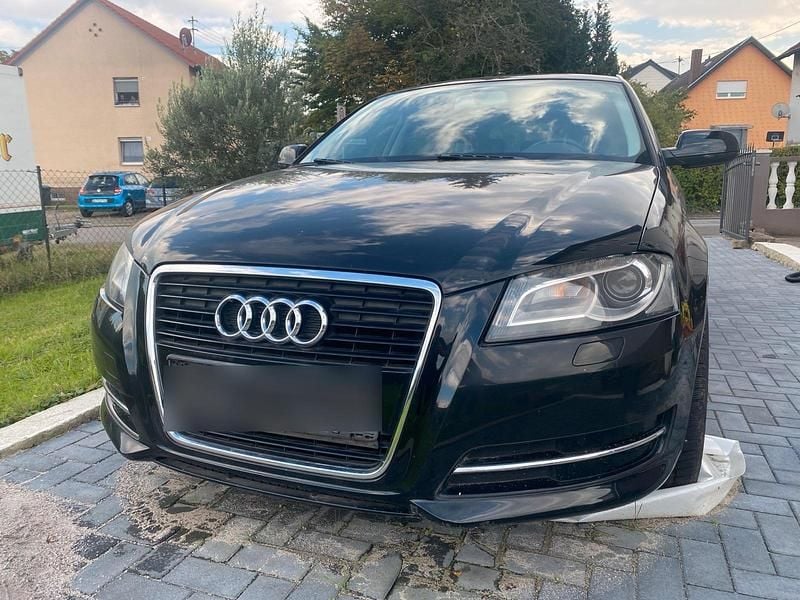 Schwarz Gebraucht 2012 Audi A3 Attraction Limousine | 7.000 € (Superpreis) - Bild 1/4