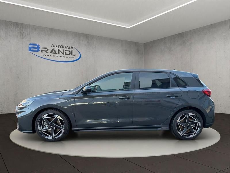 Neu Hyundai i30 N Line 150 PS (110 kW) 2026 Grau Limousine