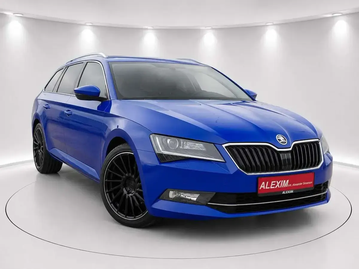 Gebraucht Skoda Superb 150 PS (110 kW) 2018 Modra energy/energy blue Kombi