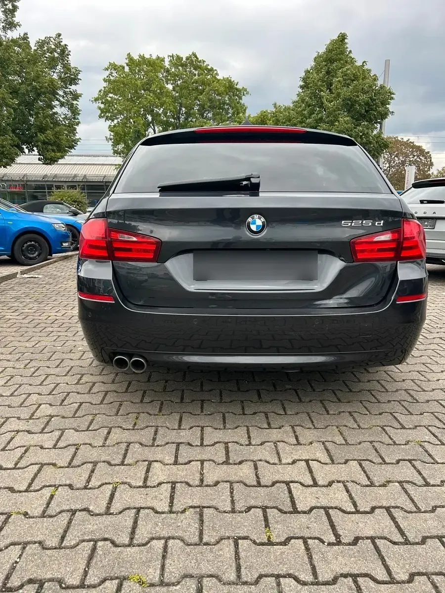 Gebraucht BMW 525 218 PS (160 kW) 2011 Grau Kombi