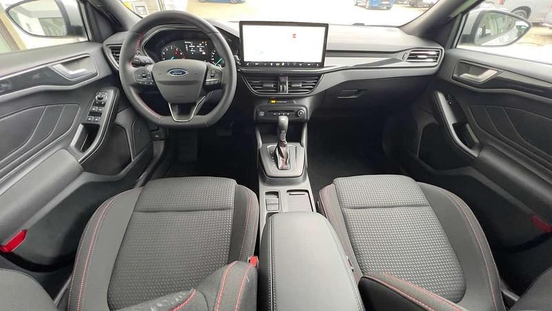 Gebraucht Ford Focus ST-Line 155 PS (114 kW) 2023 Silber Kombi