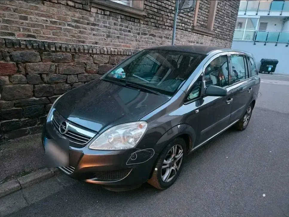 Gebraucht Opel Zafira 110 PS (80 kW) 2009 Grau Van / Kleinbus