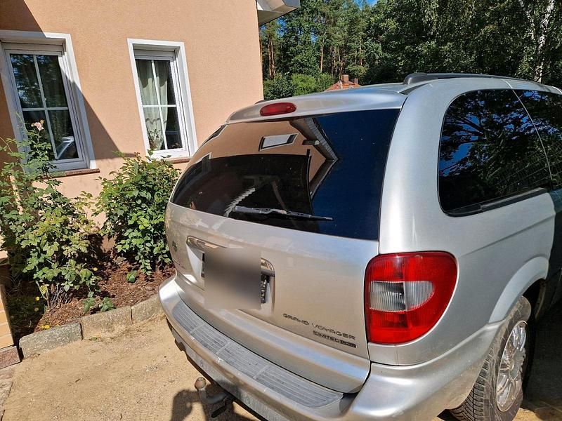 Gebraucht Chrysler Grand Voyager 150 PS (110 kW) 2006 Silber Van / Kleinbus