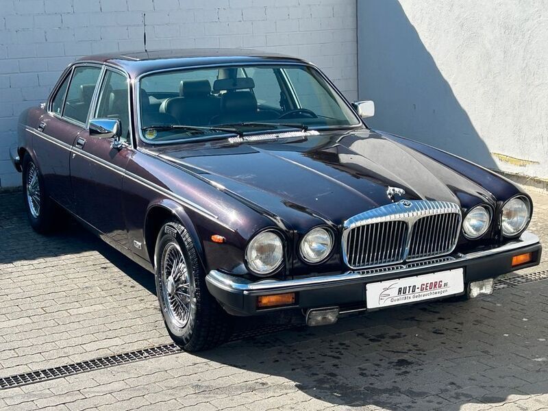 Violett Gebraucht 1993 Jaguar XJ12 Limousine | 15.999 € - Bild 1/4