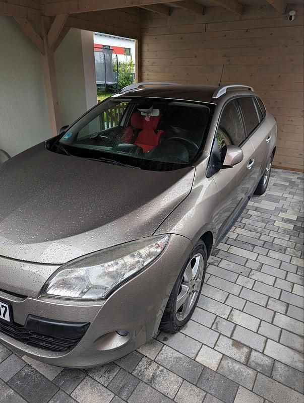 Beige Gebraucht 2009 Renault Mégane GrandTour Kombi | 2.400 € (Superpreis) - Bild 1/4