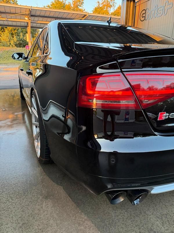 Gebraucht Audi S8 520 PS (382 kW) 2012 Schwarz Limousine