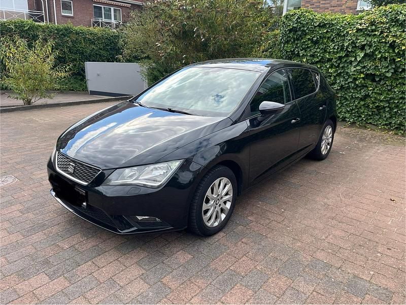 Schwarz Gebraucht 2013 Seat Leon Style Kleinwagen | 6.999 € (Fairer Preis) - Bild 1/4