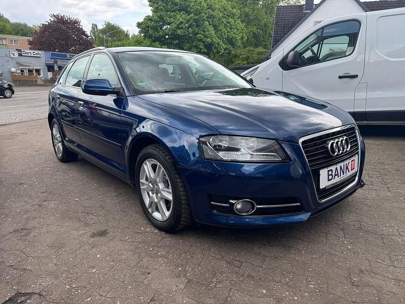 Blau Gebraucht 2012 Audi A3 Sportback Attraction Kleinwagen | 7.990 € (Fairer Preis) - Bild 1/4