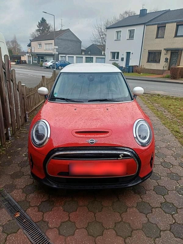 Gebraucht Mini Cooper SE Classic 135 kW (184 PS) 2022 Rot Kleinwagen