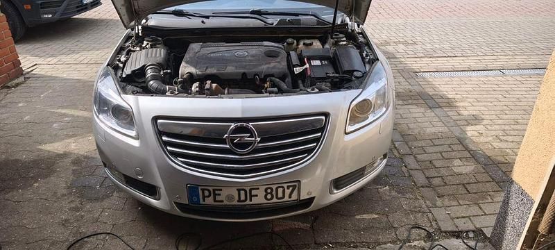Gebraucht Opel Insignia Innovation 160 PS (117 kW) 2011 Silber Kombi