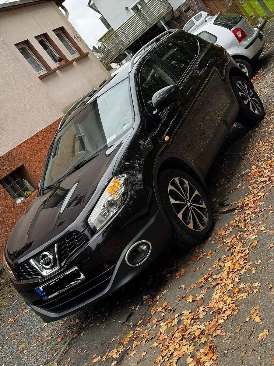 Gebraucht Nissan Qashqai +2 Tekna 150 PS (110 kW) 2011 Violet SUV