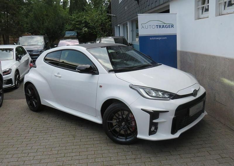 Weiß Gebraucht 2024 Toyota Yaris Kleinwagen | 37.490 € (Guter Preis) - Bild 1/4