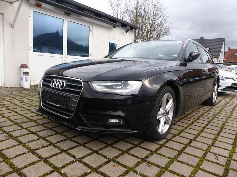 Schwarz Gebraucht 2015 Audi A4 Ambition Kombi | 13.990 € (Fairer Preis) - Bild 1/4